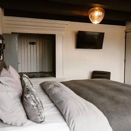 Chapter Hotel