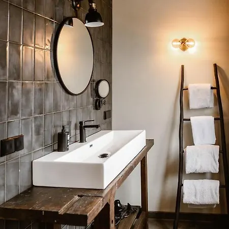 Chapter Hotel *